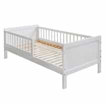 Een peuterbed of juniorbed